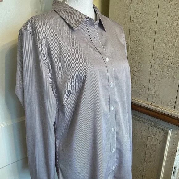 Banana Republic Tailored Fit Pinstripe Shirt - Picture 12 of 12